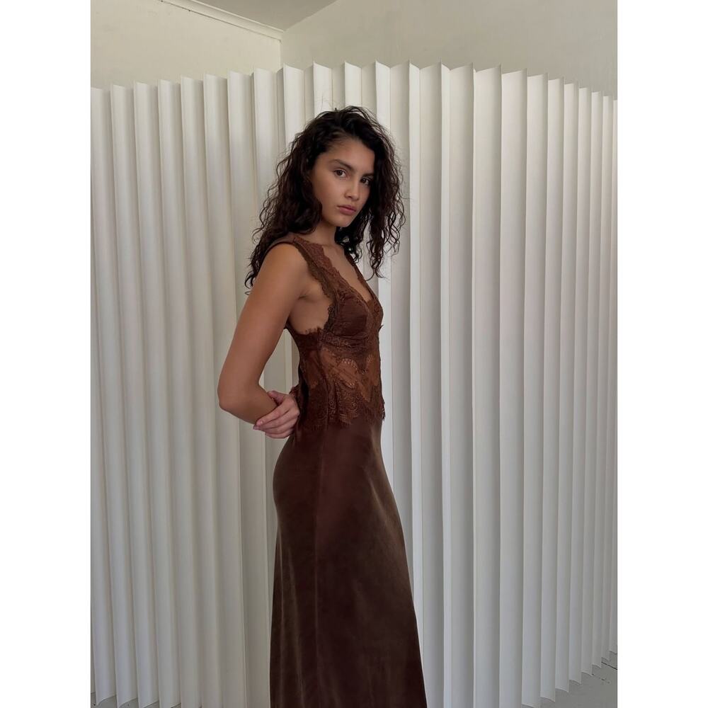 Third Form VISIONS LACE FLOOR LENGTH DRESS | CHOCOLATE - Picture 6 of 10